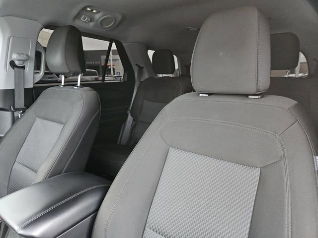 Used 2024 Ford Explorer XLT RWD image 28