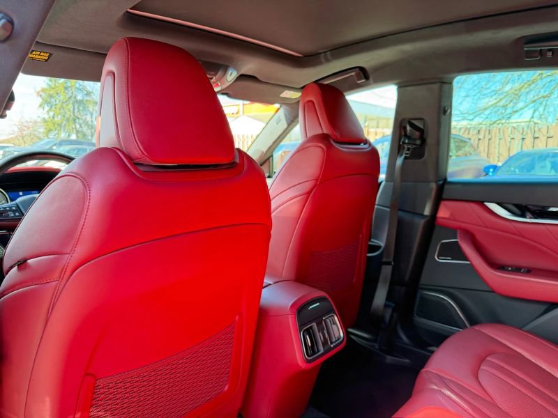 Used 2020 Maserati Levante GranSport image 17