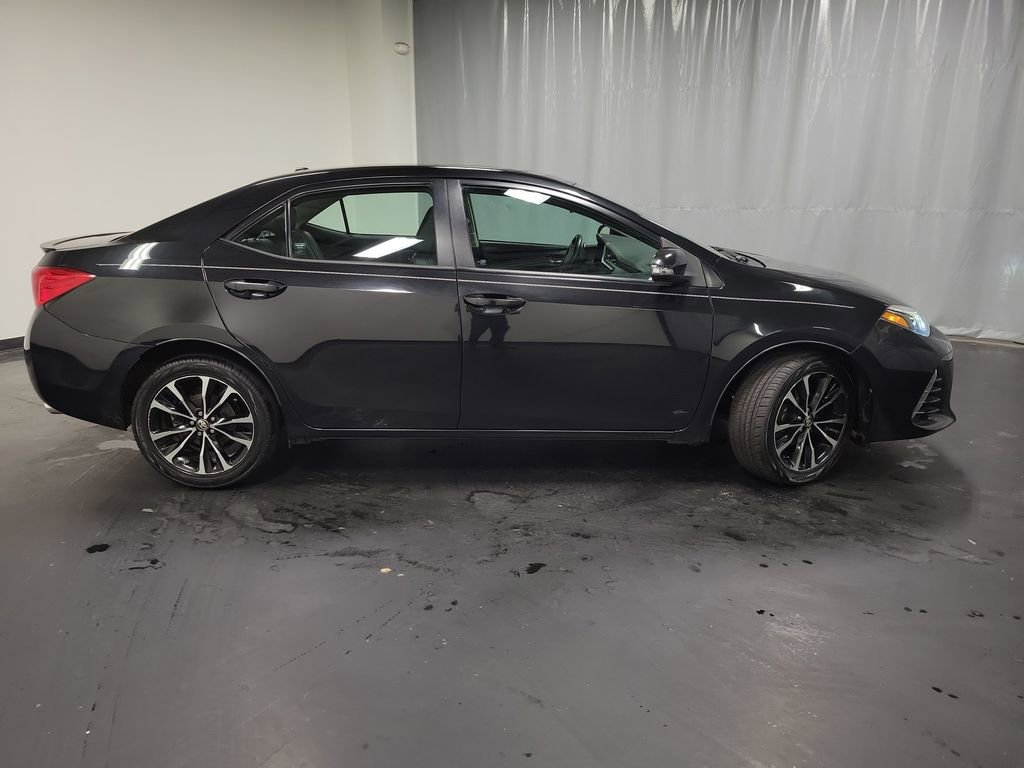 Used 2018 Toyota Corolla XSE image 9