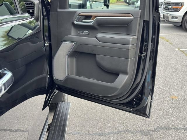 Used 2024 Chevrolet Silverado 1500 High Country w/ High Country Premium Package AWD/4WD image 10