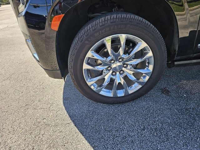 Used 2022 GMC Yukon XL Denali w/ Denali Ultimate Package image 15