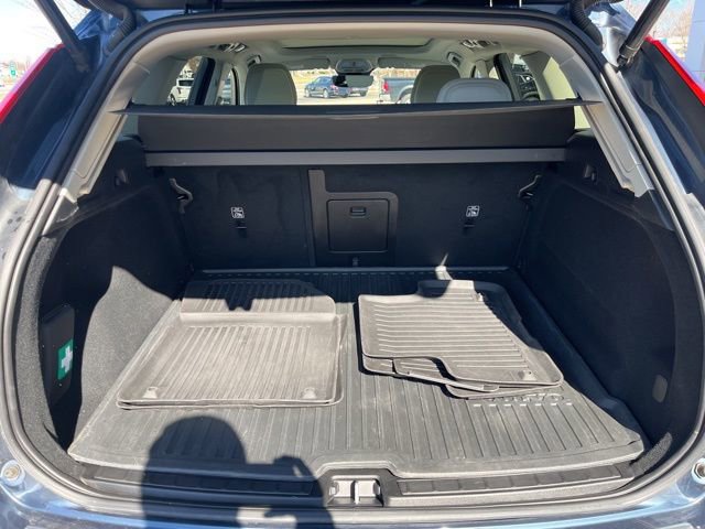 Used 2024 Volvo XC60 B5 Core w/ Protection Package Premier image 14