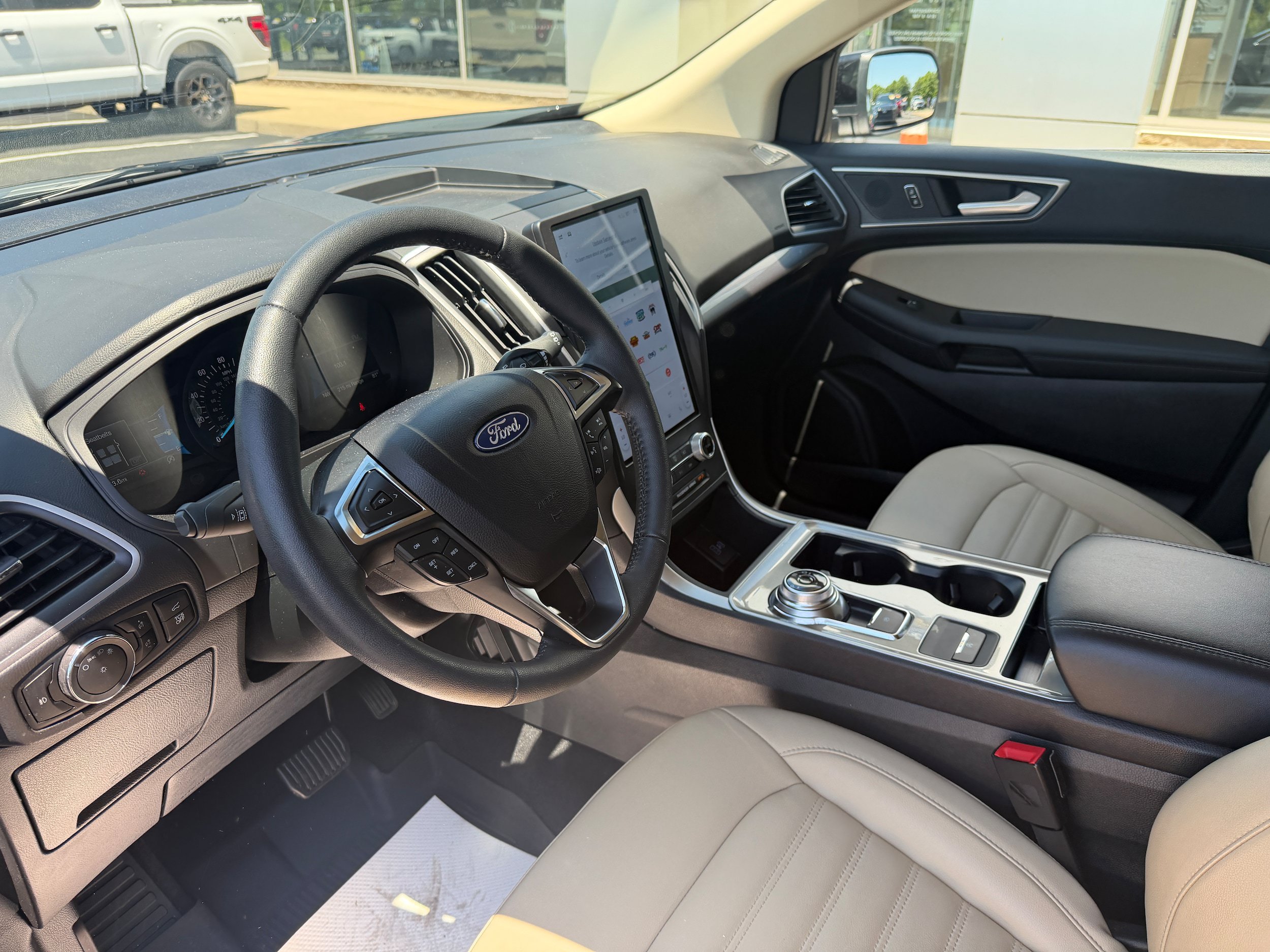 Certified 2024 Ford Edge SEL w/ Convenience Package AWD/4WD image 12