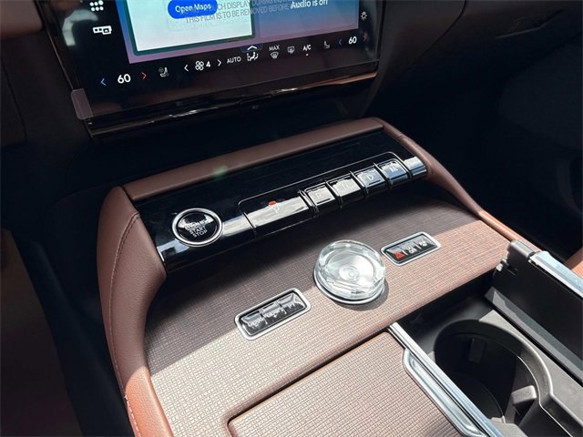 New 2025 Lincoln Navigator L Reserve image 32