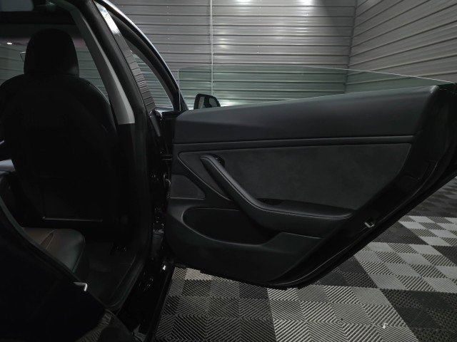 Used 2020 Tesla Model 3 Performance image 34
