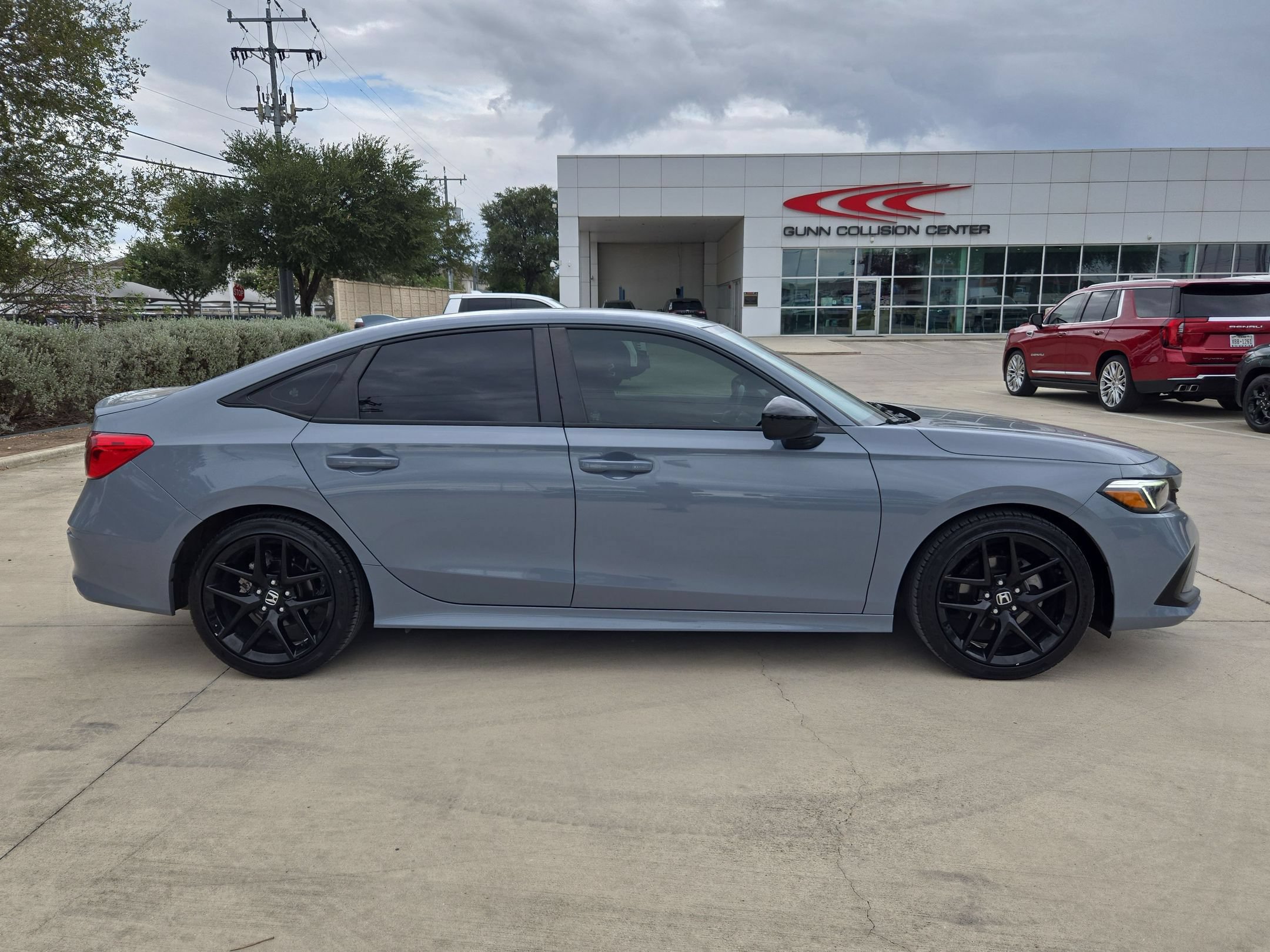 Used 2024 Honda Civic Sport image 2