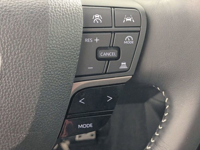 Used 2025 Toyota Camry SE image 15