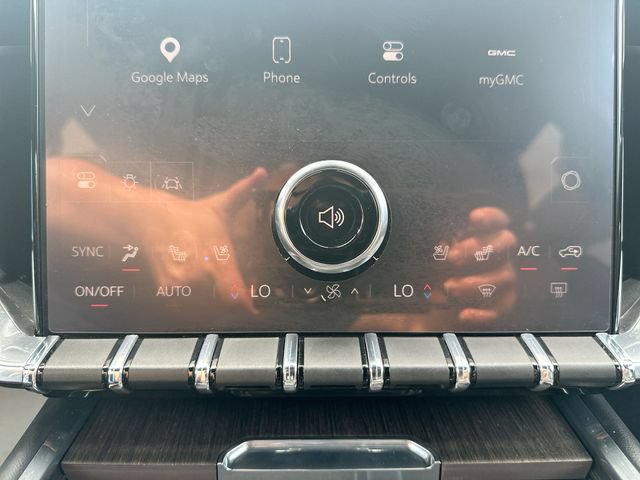 Used 2025 GMC Acadia Denali w/ LPO, Floor Liner Package FWD image 39
