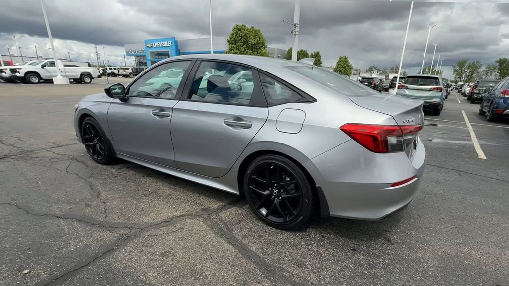 Used 2023 Honda Civic Sport image 6