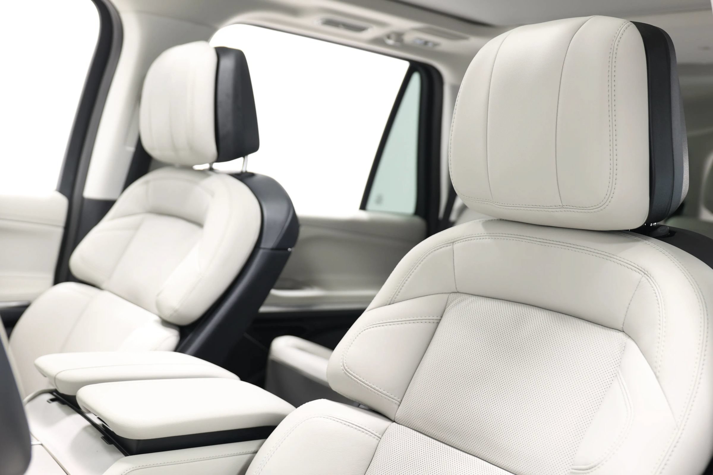 Used 2025 Lincoln Navigator Reserve AWD/4WD image 18