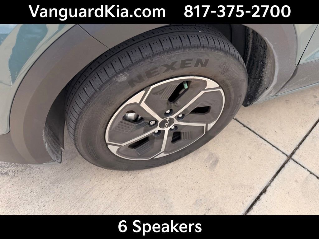 Certified 2024 Kia Niro EX image 8