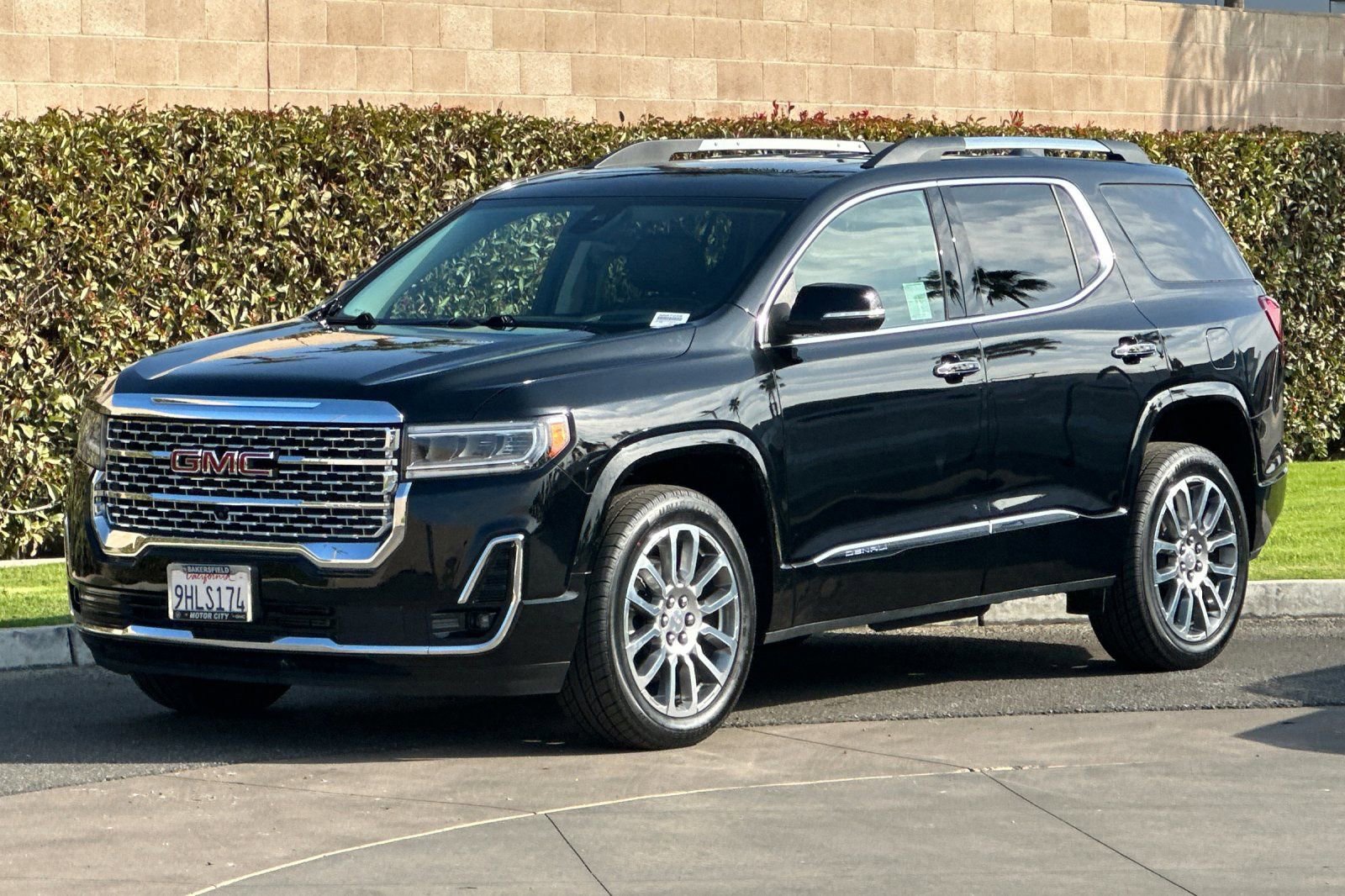 Certified 2023 GMC Acadia Denali w/ Denali Ultimate Package image 8