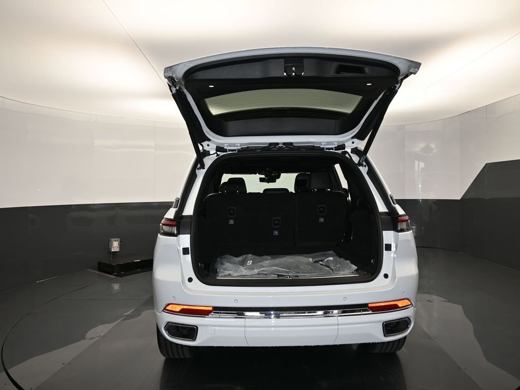 Used 2024 Jeep Grand Cherokee Overland w/ Luxury Tech Group IV image 22