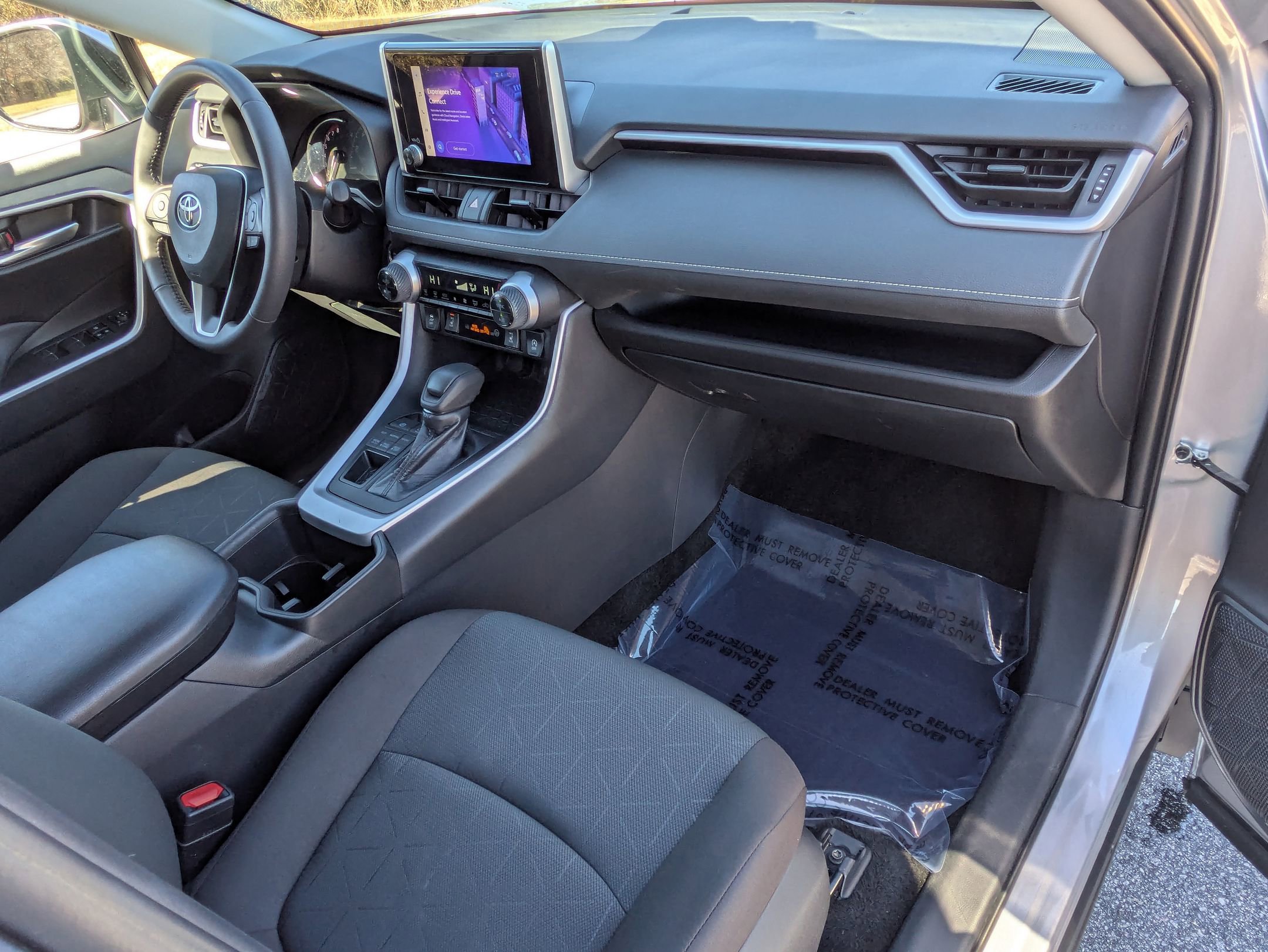 Used 2024 Toyota RAV4 XLE w/ Convenience Package image 28