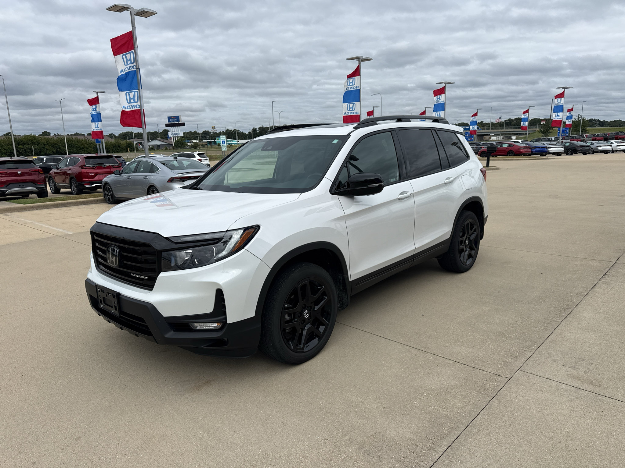 Used 2024 Honda Passport Black Edition image 1