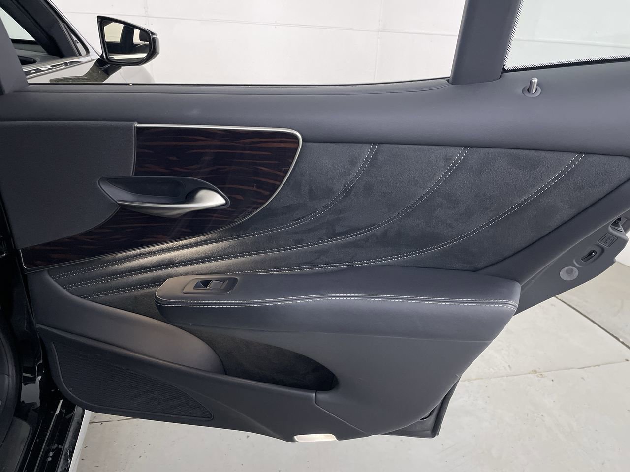 Used 2018 Lexus LS 500 AWD w/ Interior Upgrade Package image 24
