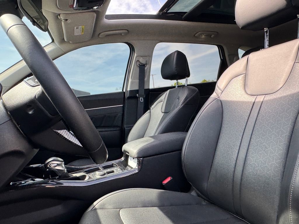 Certified 2022 Kia Sorento SX image 17