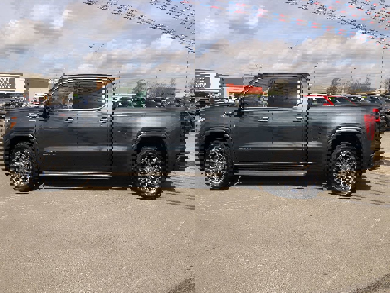 Used 2021 GMC Sierra 1500 Denali w/ Denali Ultimate Package image 11