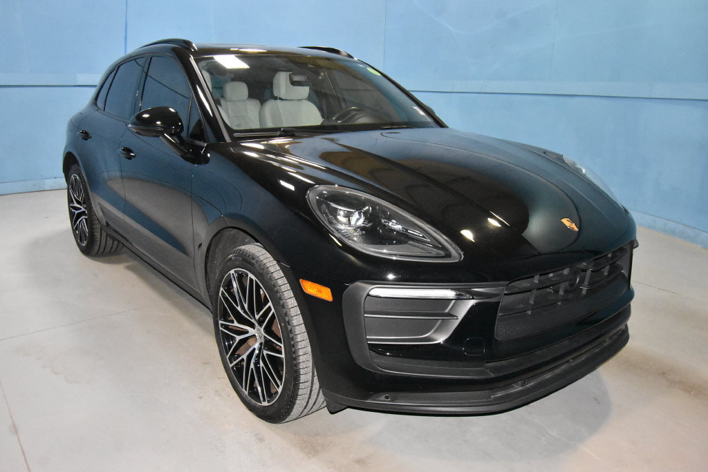 Used 2023 Porsche Macan AWD/4WD image 24