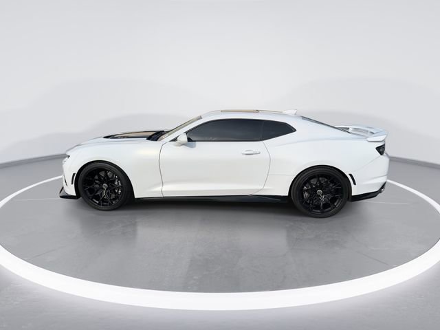 Used 2019 Chevrolet Camaro ZL1 image 4