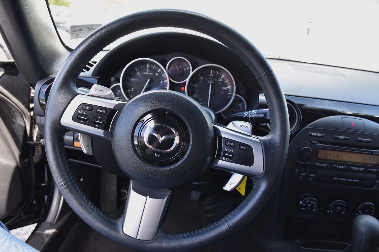 Used 2006 MAZDA MX-5 Miata Touring RWD image 12