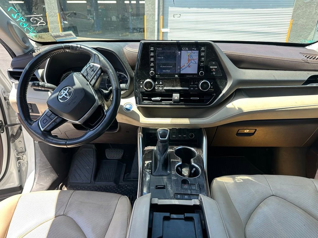 Used 2020 Toyota Highlander Limited FWD image 9