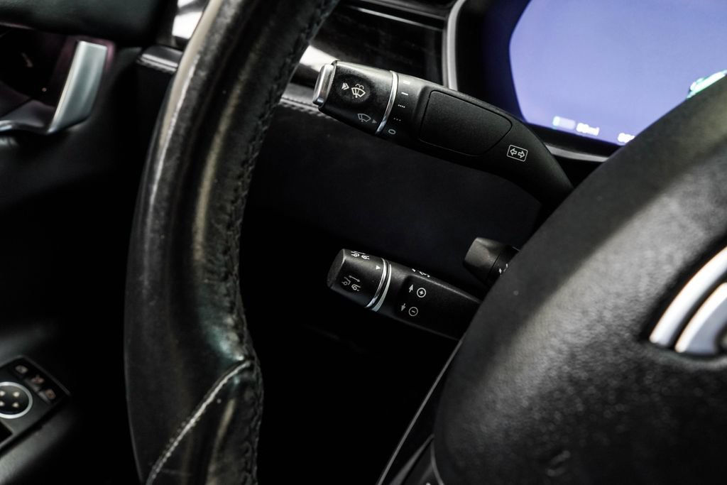 Used 2018 Tesla Model X 75D AWD/4WD image 38