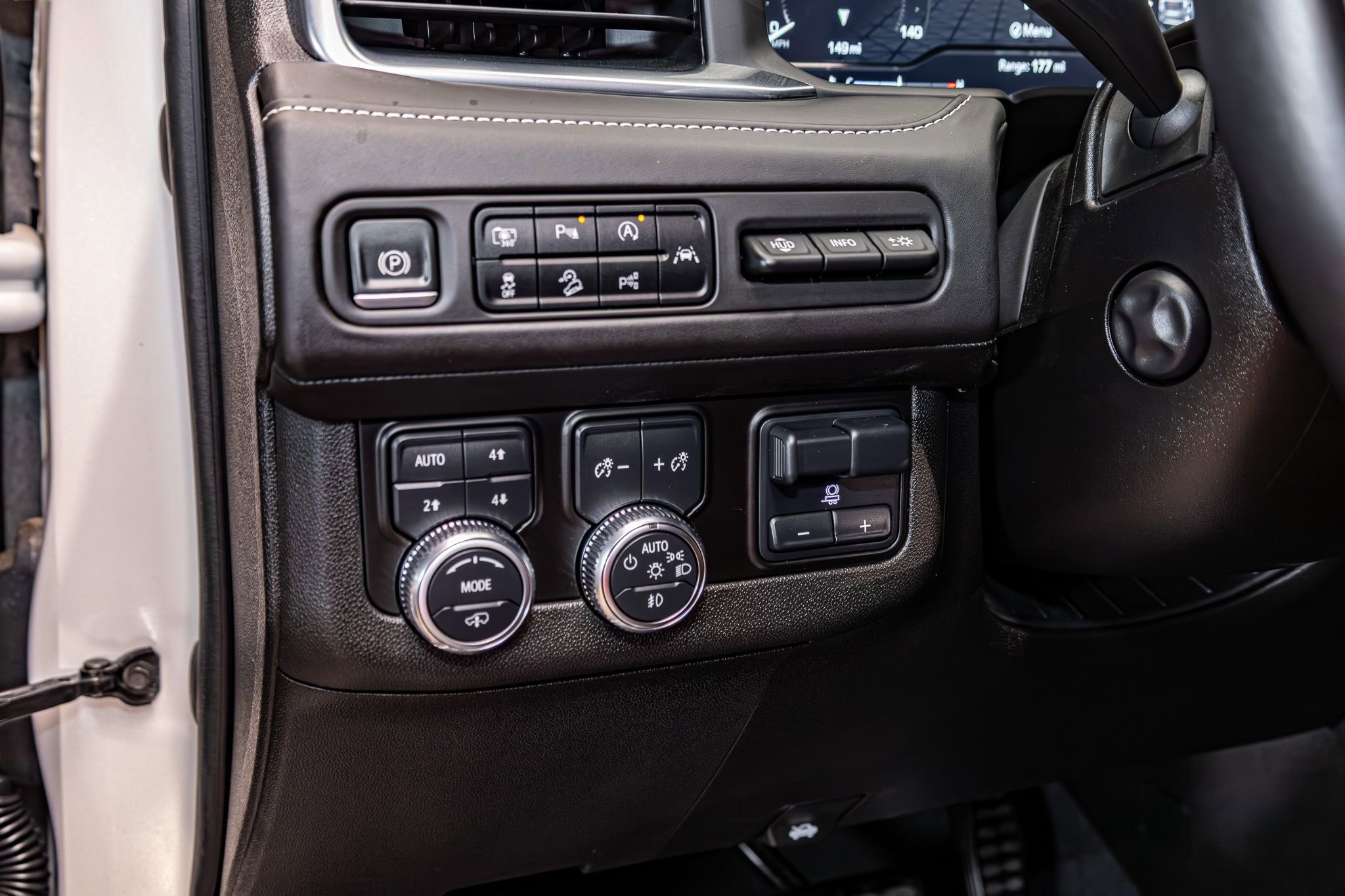 Used 2023 GMC Yukon Denali Ultimate image 17