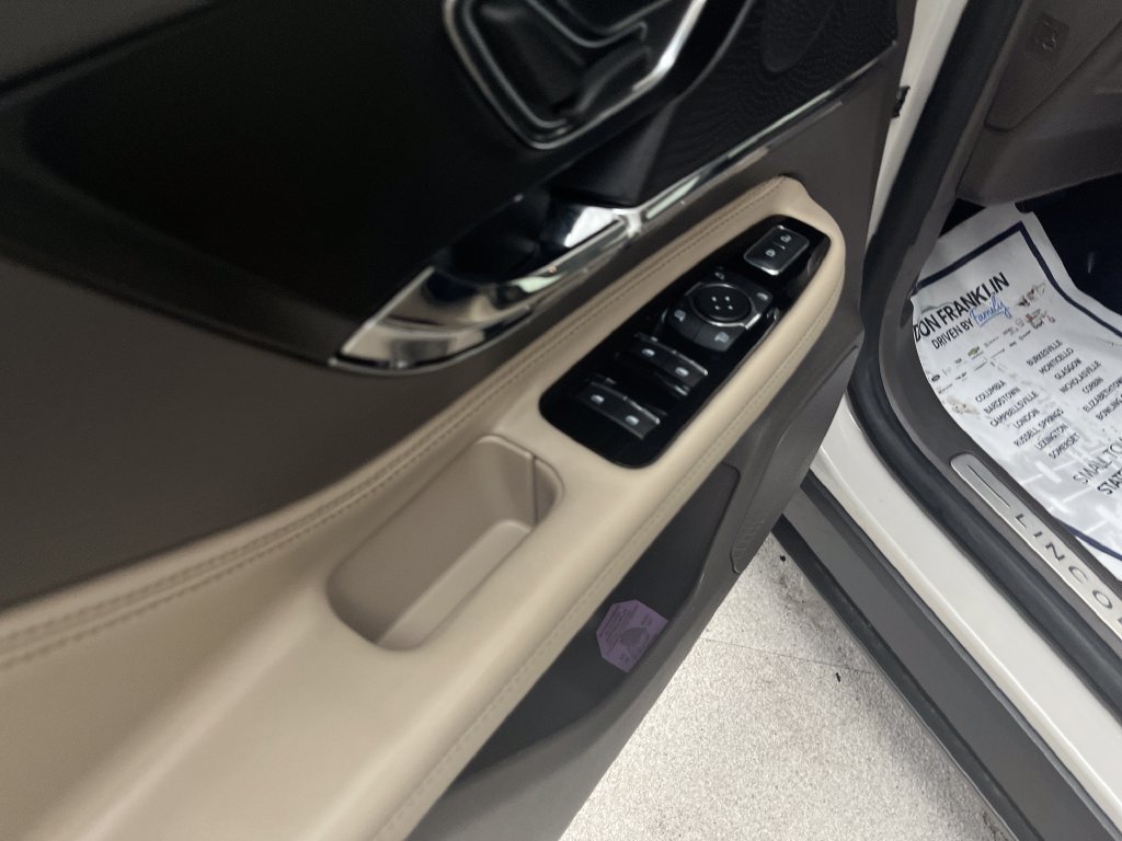 Used 2024 Lincoln Corsair AWD w/ Equipment Group 101A image 10