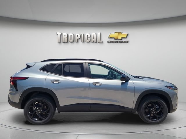 New 2026 Chevrolet Trax LT w/ Midnight Edition FWD image 6