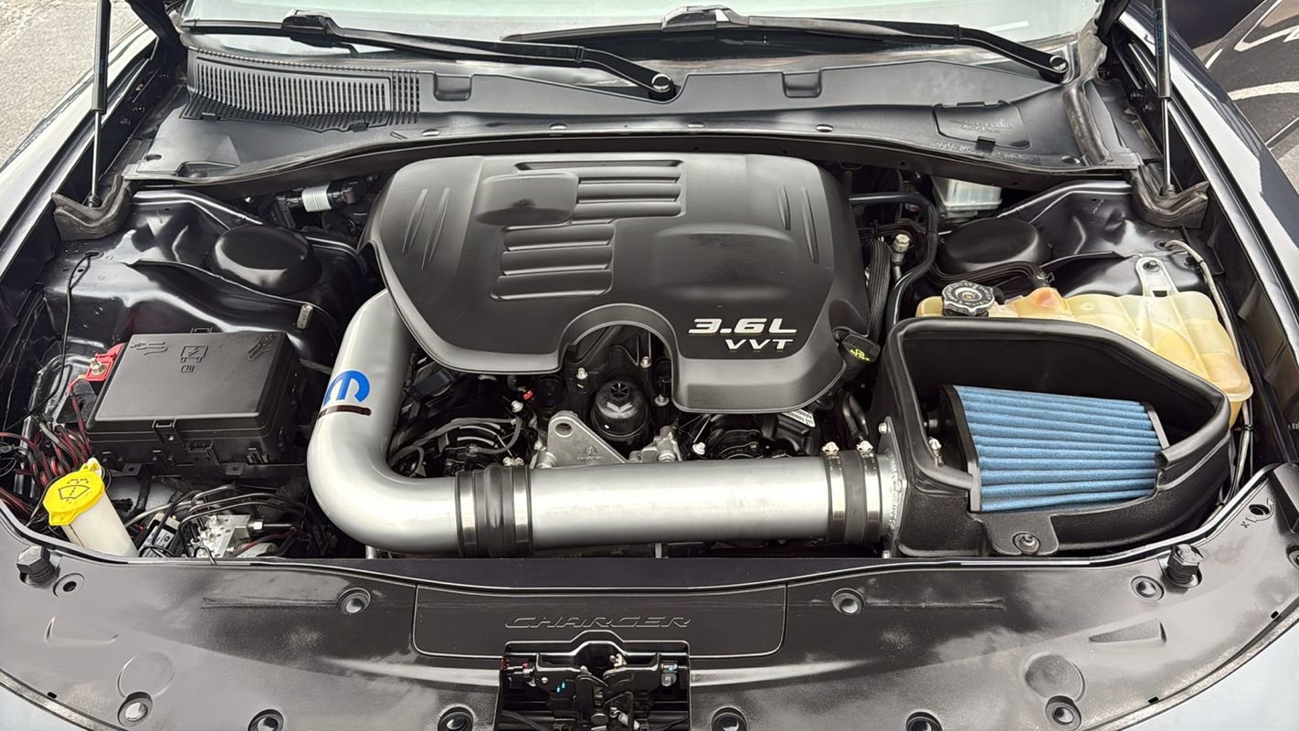 Used 2019 Dodge Charger SXT w/ Blacktop Package image 28