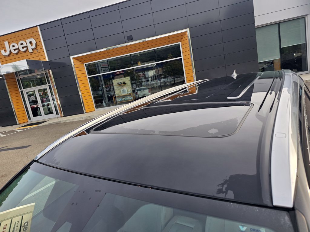 Used 2019 Toyota Highlander XLE AWD/4WD image 11
