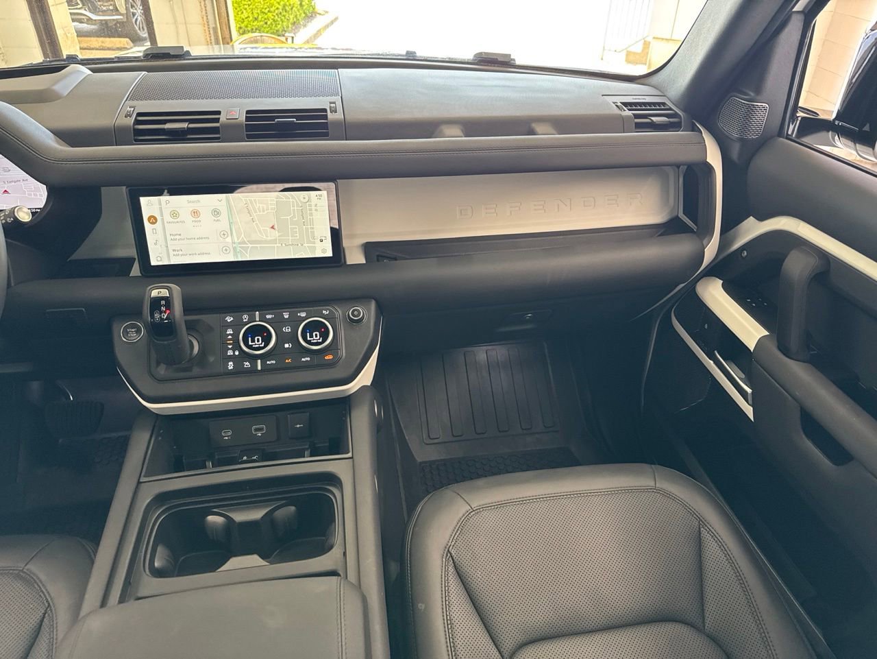 Used 2024 Land Rover Defender 110 SE AWD/4WD image 50