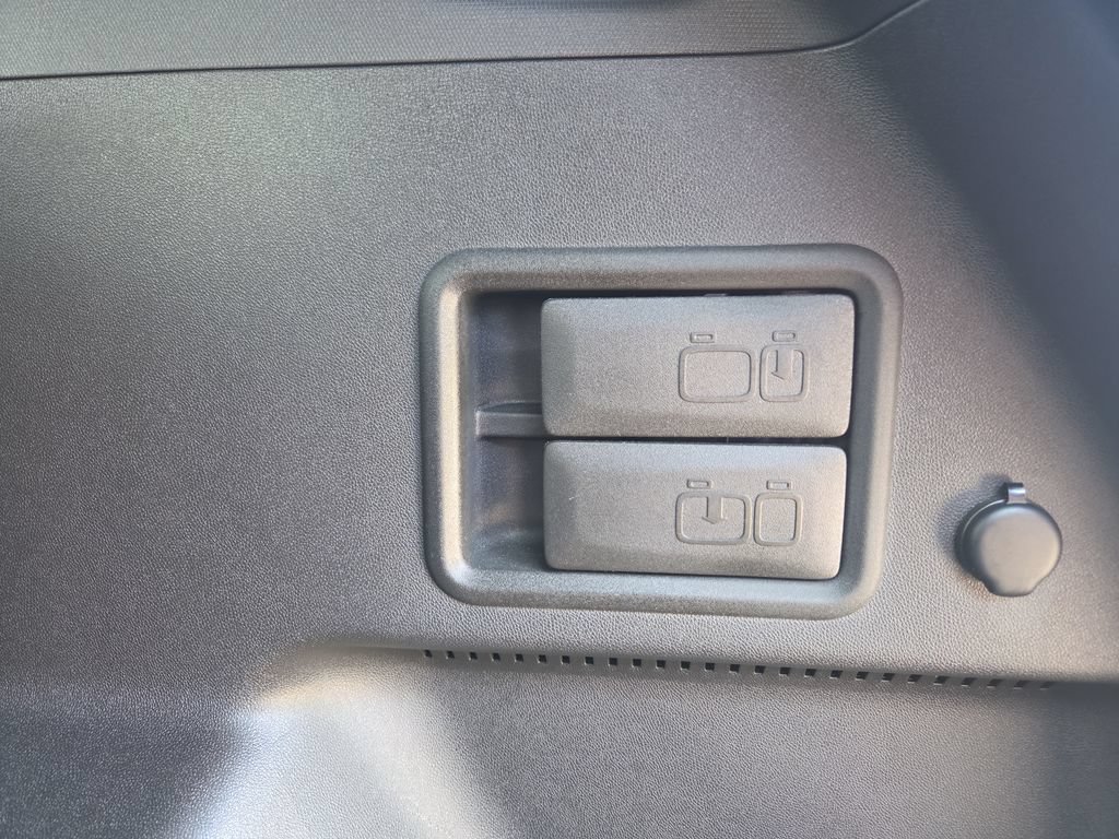 Certified 2023 Chevrolet Equinox Premier AWD/4WD image 35