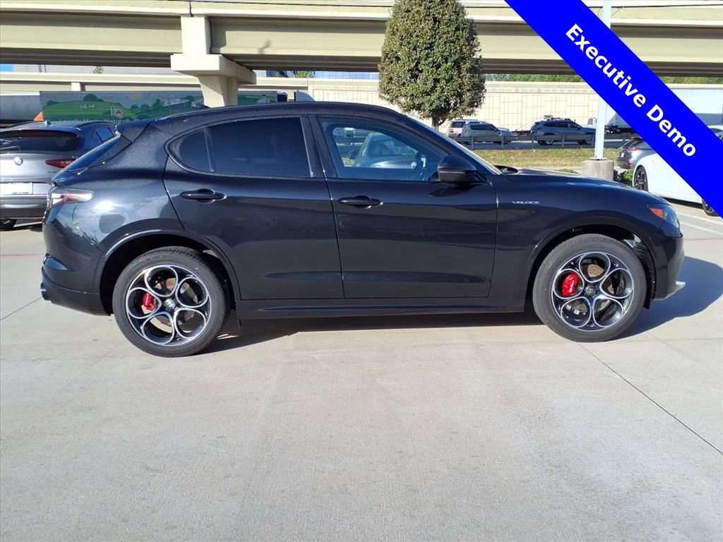 New 2025 Alfa Romeo Stelvio Sprint w/ Veloce Package AWD/4WD image 5