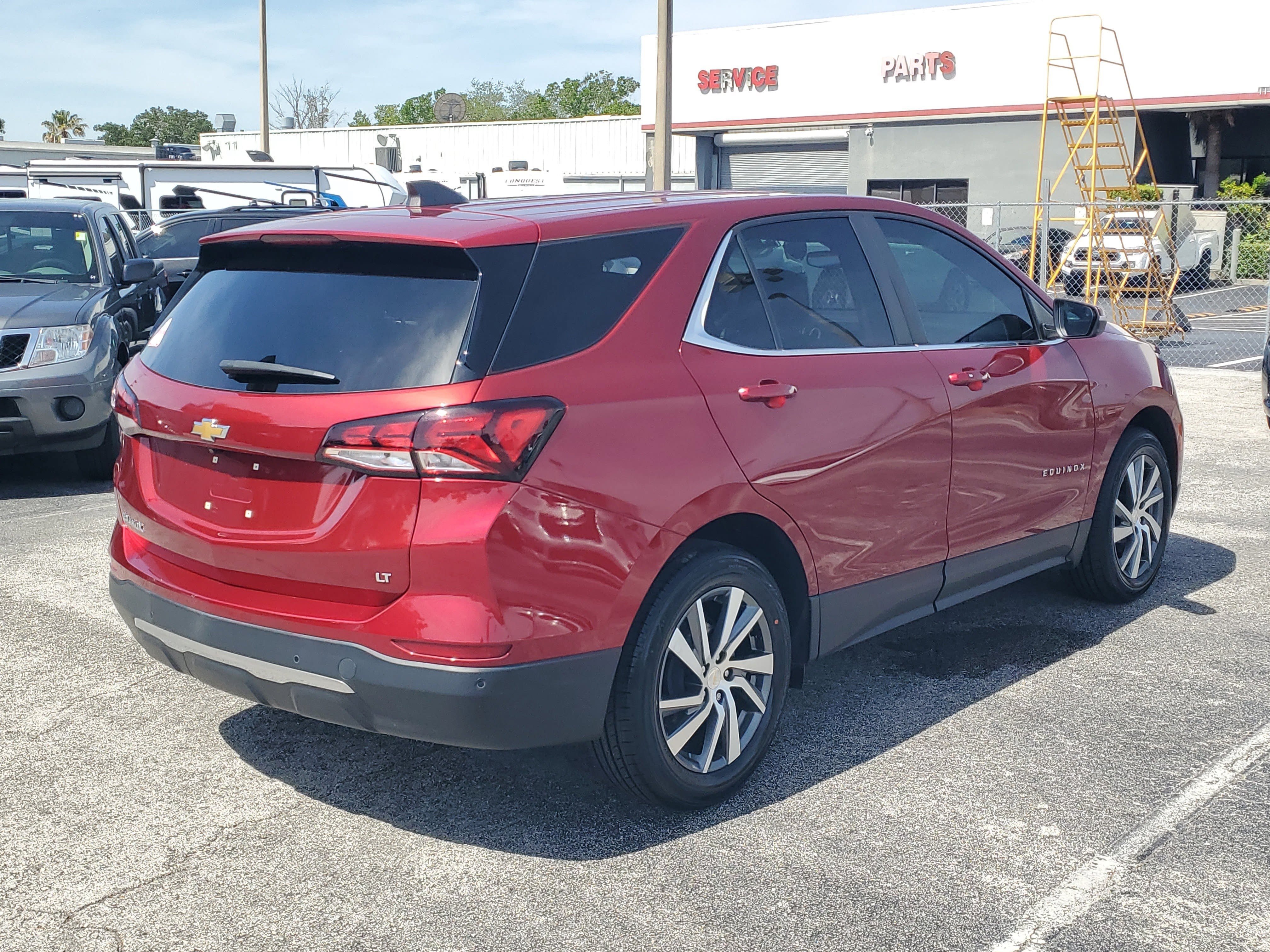 Used 2024 Chevrolet Equinox LT FWD image 4