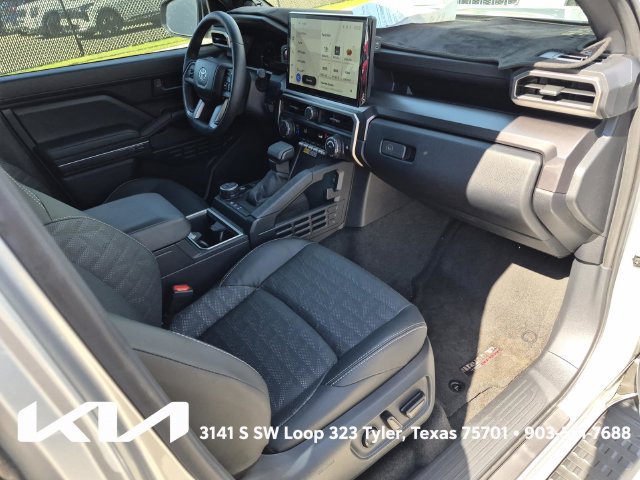 Used 2025 Toyota 4Runner TRD Off-Road Premium AWD/4WD image 13
