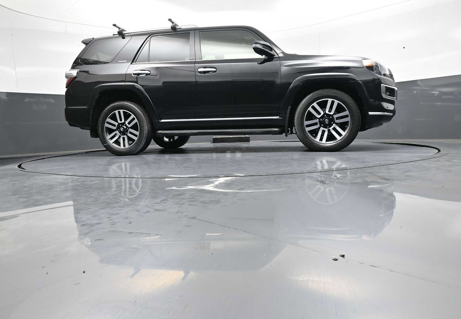 Certified 2019 Toyota 4Runner Limited AWD/4WD image 31