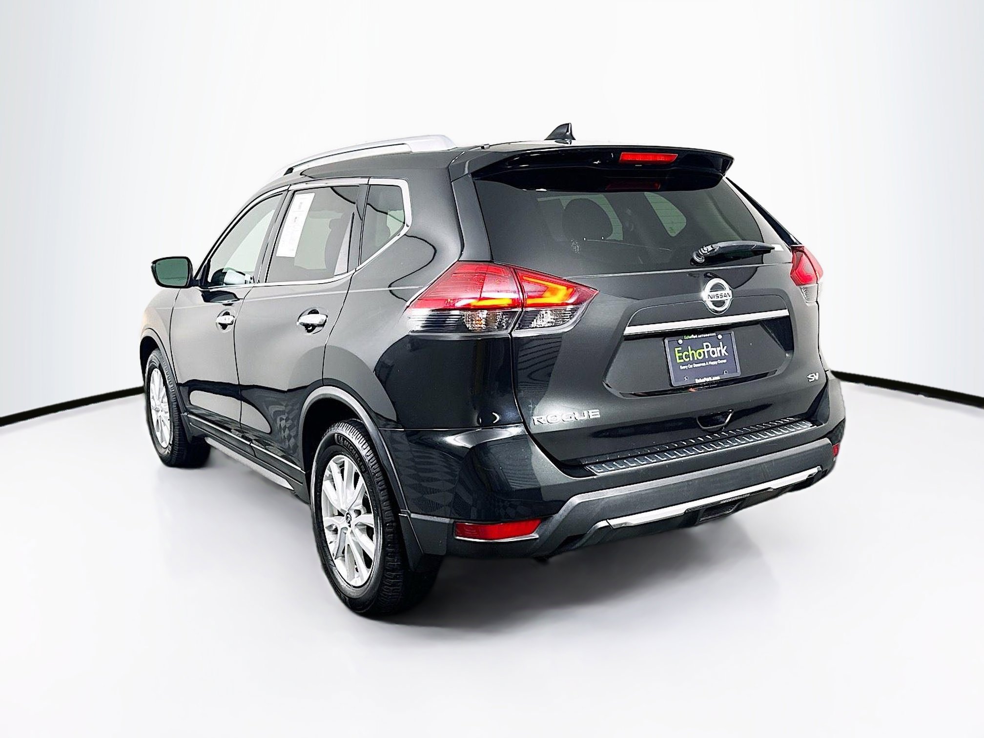 Used 2017 Nissan Rogue SV FWD image 5