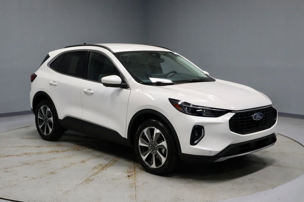 Certified 2023 Ford Escape Platinum AWD/4WD image 1