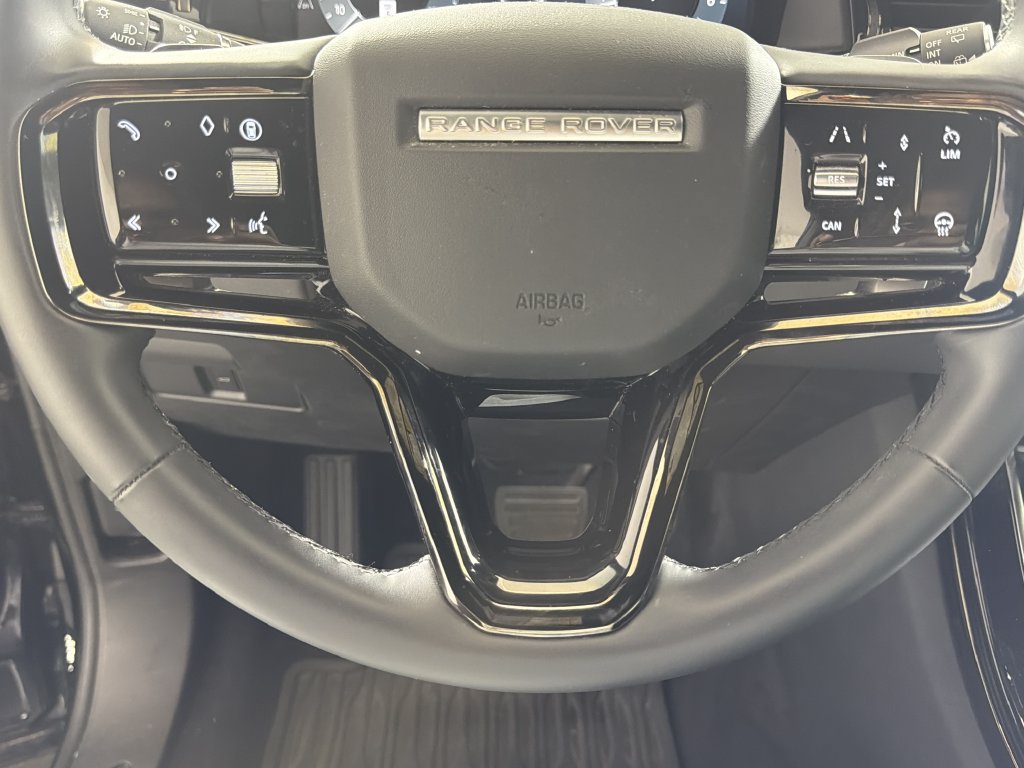 Used 2025 Land Rover Range Rover Evoque S AWD/4WD image 26