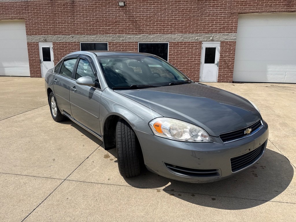 Used 2008 Chevrolet Impala LT FWD image 3