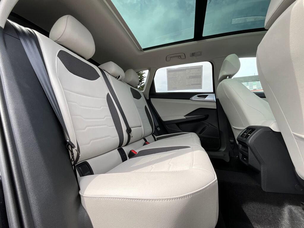 New 2025 Volkswagen Taos SE image 13