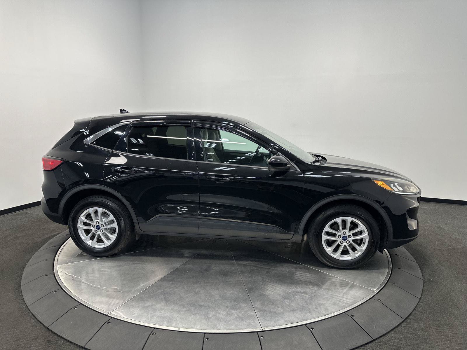Used 2020 Ford Escape SE AWD/4WD image 8