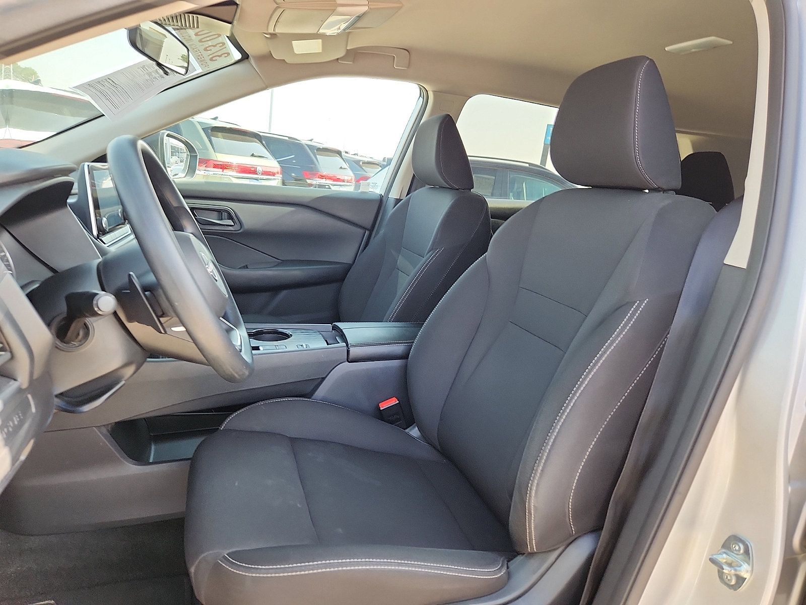 Used 2024 Nissan Rogue S FWD image 13