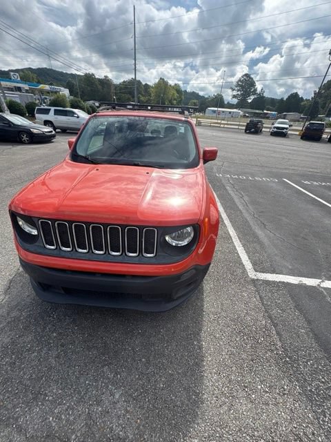 Used 2016 Jeep Renegade Latitude FWD video 3