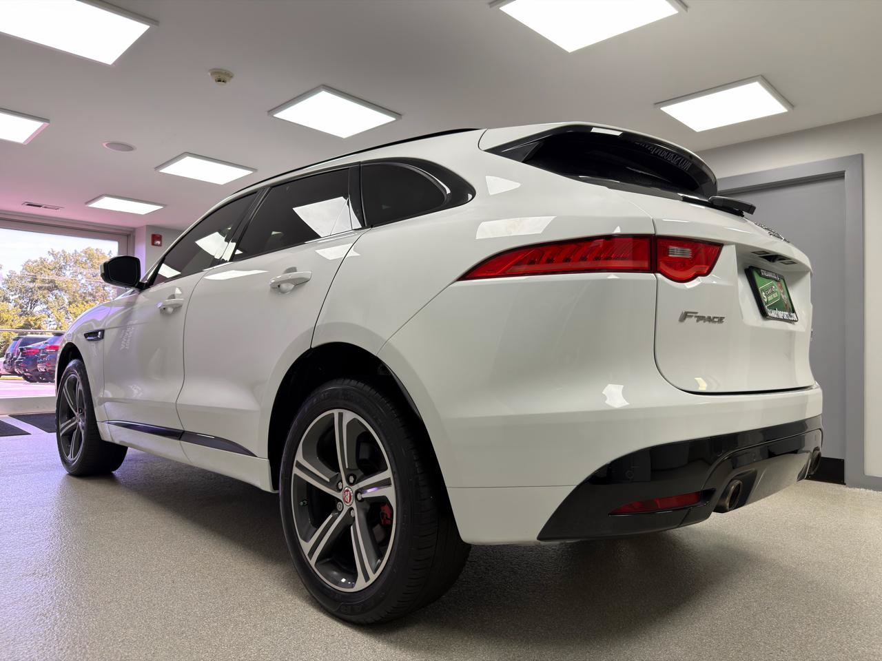 Used 2017 Jaguar F-PACE S AWD/4WD image 5