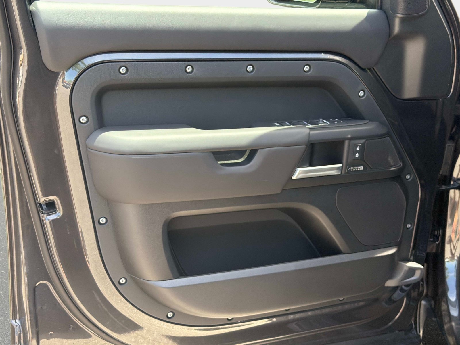 New 2026 Land Rover Defender 130 X-Dynamic SE AWD/4WD image 17