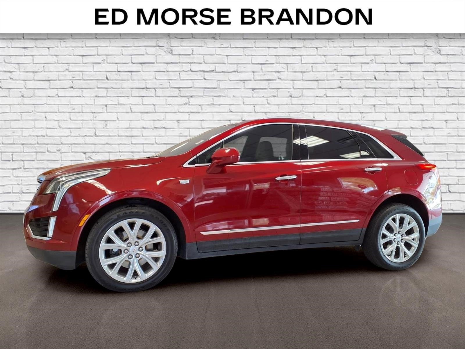 Used 2019 Cadillac XT5 Luxury FWD image 2