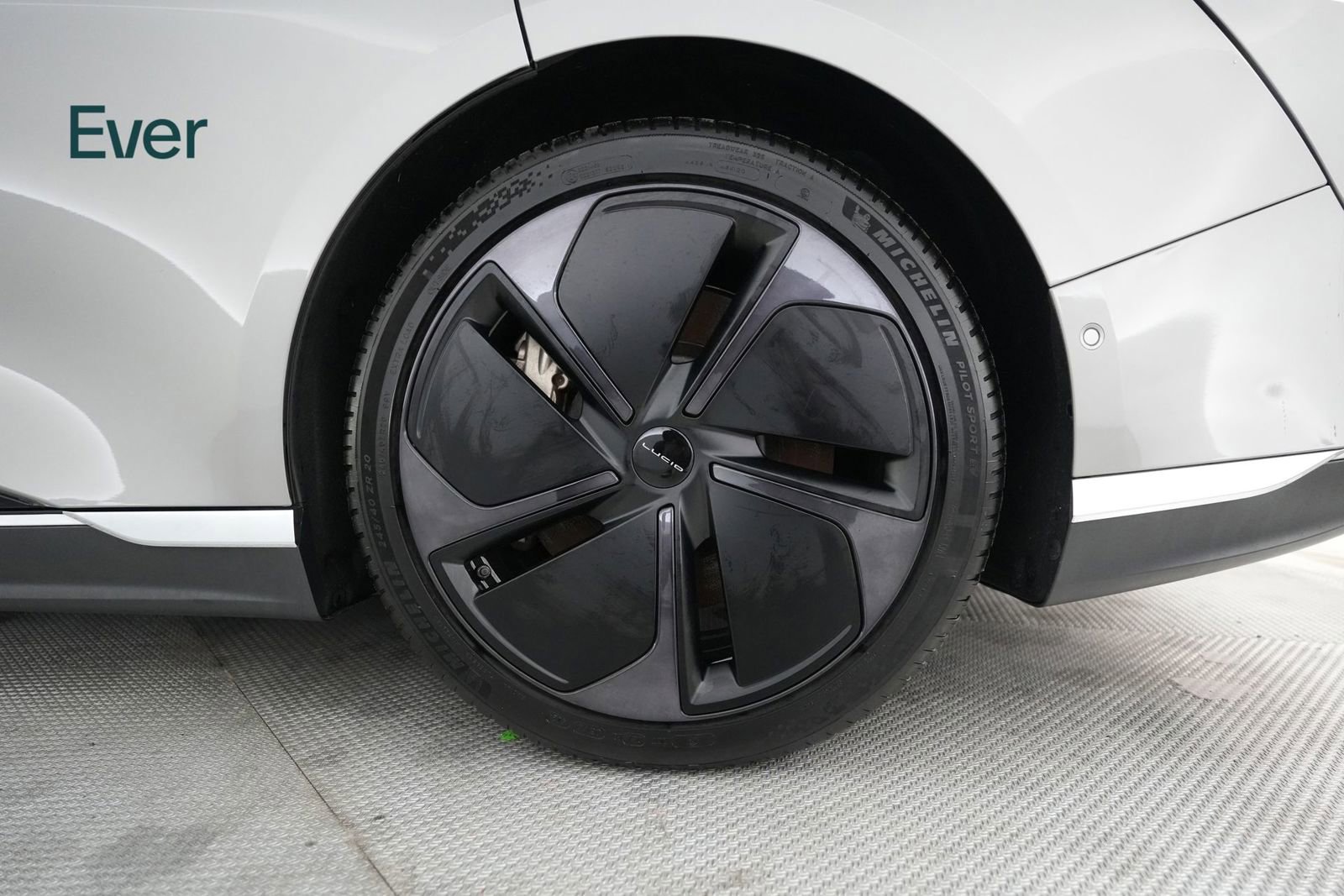 Used 2023 Lucid Air Touring AWD/4WD image 9